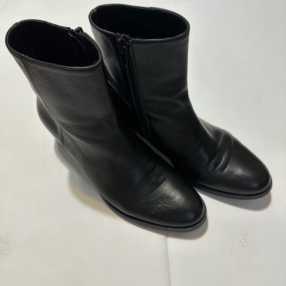 Carel Paris Black Leather Ankle Boots